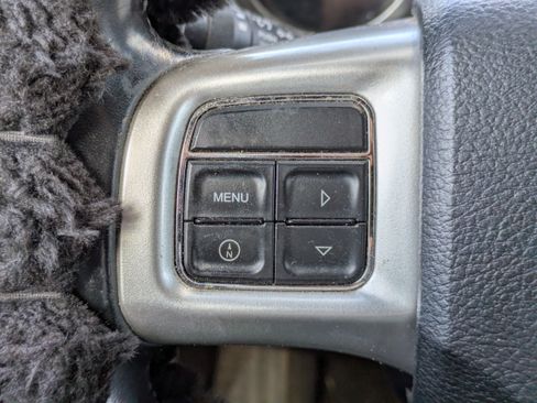 Used 2013 Dodge Avenger SXT FWD image 18