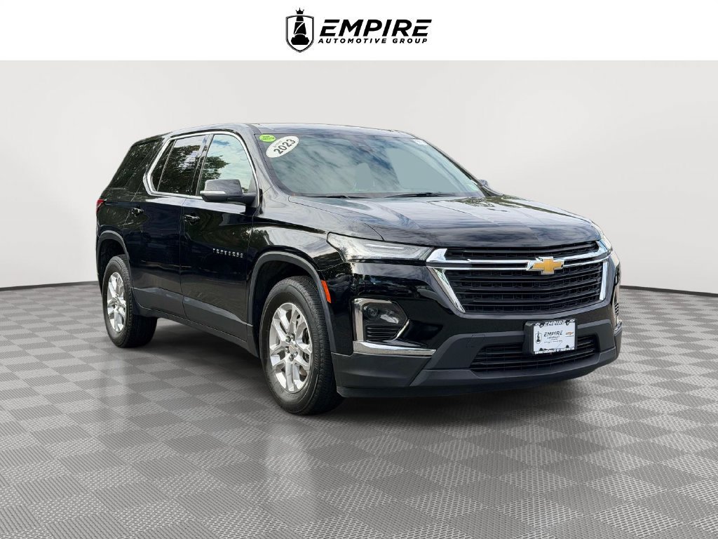 Used 2023 Chevrolet Traverse LS w/ Safety Package AWD/4WD image 1