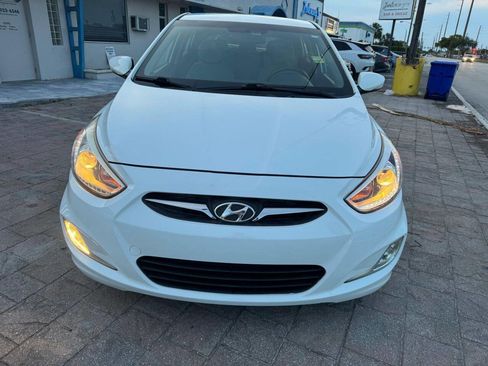 Used 2014 Hyundai Accent SE FWD image 2