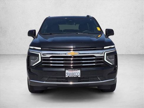 Used 2025 Chevrolet Tahoe LT RWD image 2