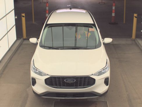 Used 2023 Ford Escape Active w/ Tech Pack #2 AWD/4WD image 2