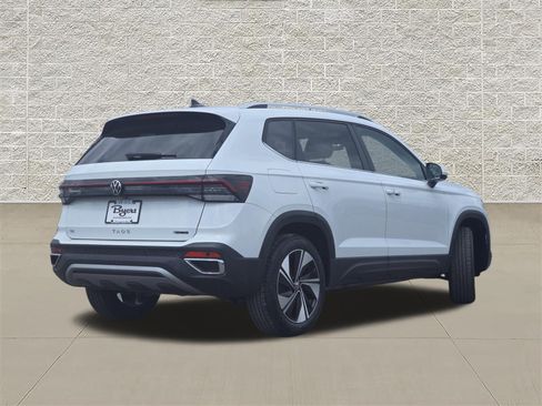 New 2026 Volkswagen Taos SE AWD/4WD image 7