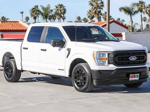 Used 2022 Ford F150 XL w/ Trailer Tow Package image 4