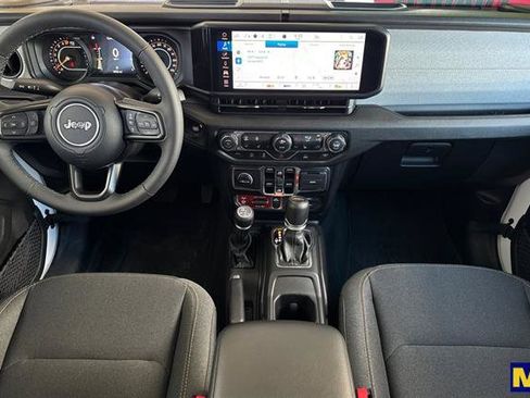 Used 2025 Jeep Gladiator Willys image 16