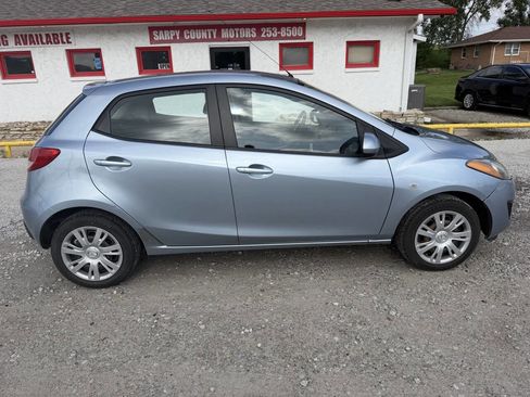 Used 2013 MAZDA MAZDA2 Sport FWD image 2