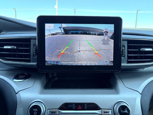 Used 2023 Ford Explorer XLT w/ Equipment Group 202A AWD/4WD image 21