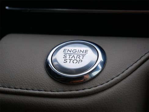 Used 2024 Lincoln Nautilus Premier w/ Equipment Group 102A image 24