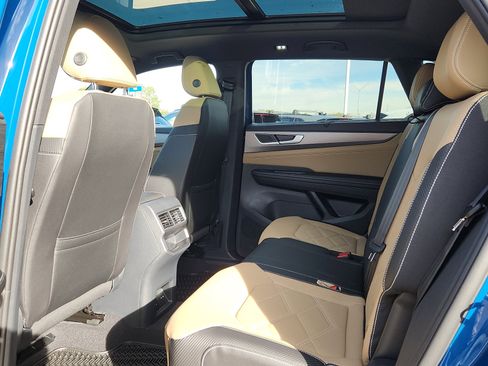 New 2026 Volkswagen Atlas Cross Sport SE image 12