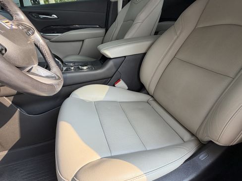 Used 2021 Cadillac XT4 Premium Luxury FWD image 17
