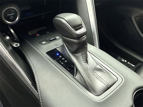 Used 2023 Toyota Venza LE image 19