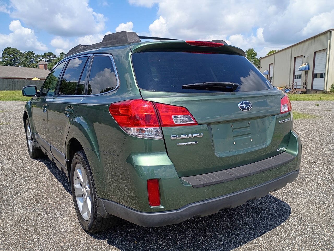 Used 2013 Subaru Outback 2.5i Premium AWD/4WD image 7