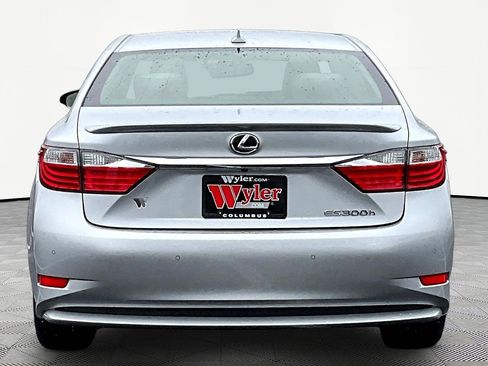 Used 2013 Lexus ES 300h w/ Luxury Pkg FWD image 5