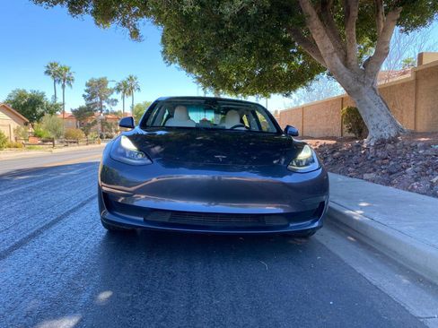 Used 2023 Tesla Model 3 Standard Range image 4