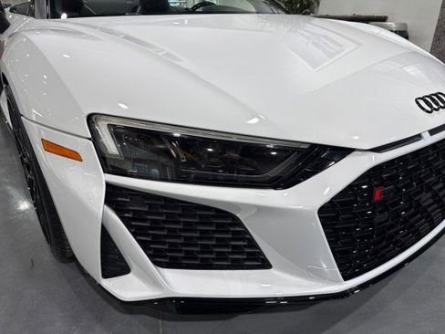 Used 2020 Audi R8 V10 w/ 20" Wheel Package image 27