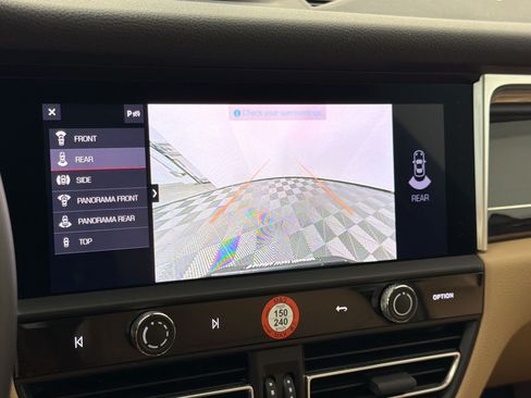 Certified 2023 Porsche Macan S AWD/4WD image 19