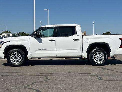 Used 2022 Toyota Tundra SR5 w/ Convenience Package RWD image 9
