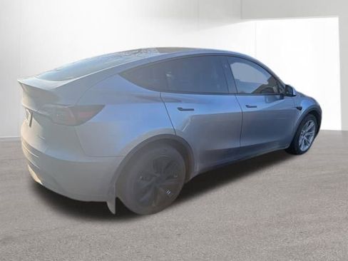 Used 2024 Tesla Model Y Long Range image 14