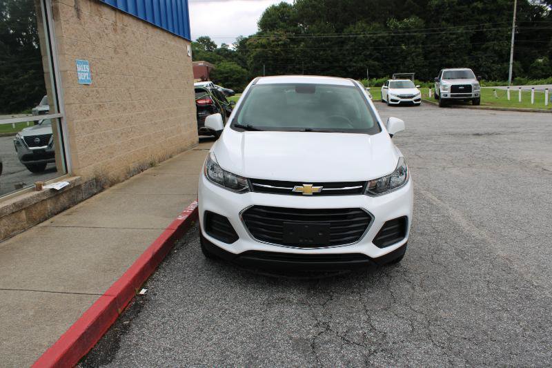 Used 2022 Chevrolet Trax LS w/ Tint and Cruise Package AWD/4WD image 2
