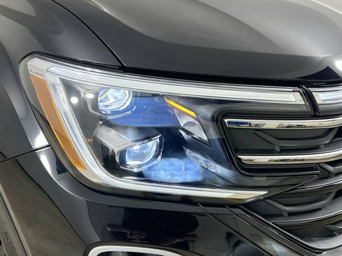 Used 2024 Volkswagen Atlas Peak Edition SEL AWD/4WD image 10