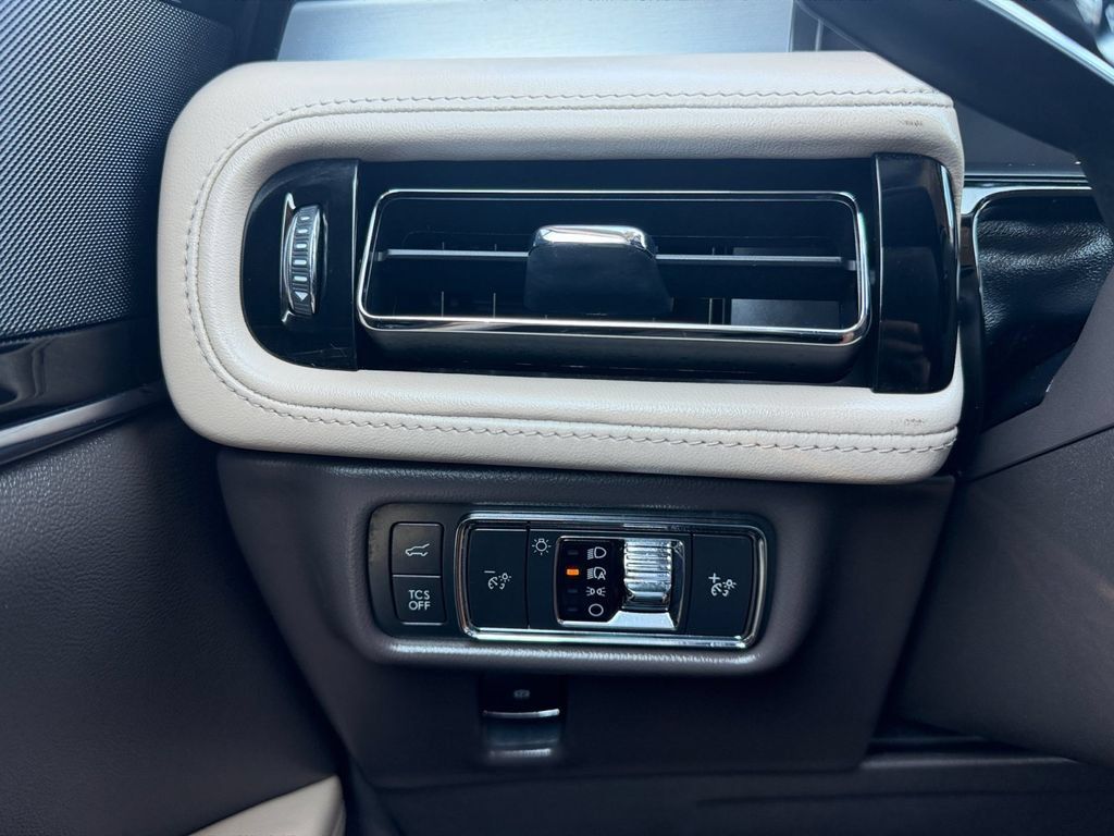 Used 2022 Lincoln Nautilus AWD w/ Premium Package image 22