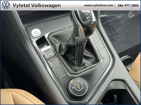 Certified 2022 Volkswagen Tiguan SE image 30