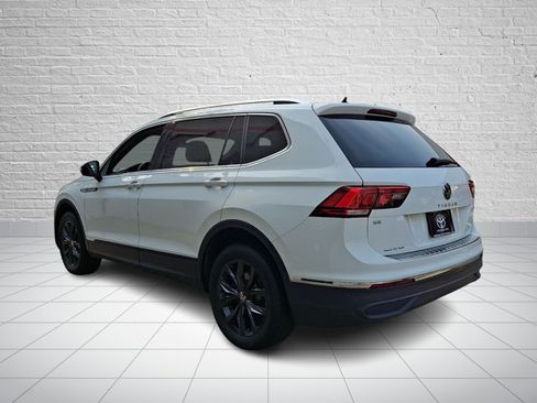 Used 2024 Volkswagen Tiguan SE AWD/4WD image 4