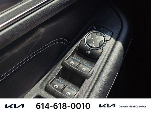 Used 2022 Ford Edge Titanium AWD/4WD image 25