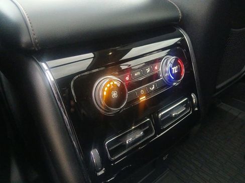 Used 2022 Lincoln Aviator AWD w/ Premium Package image 25