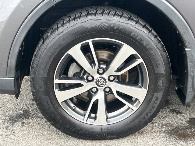 Used 2017 Toyota RAV4 XLE AWD/4WD image 18