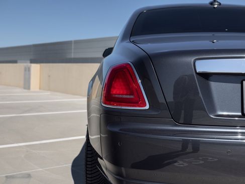 Used 2017 Rolls-Royce Ghost image 27