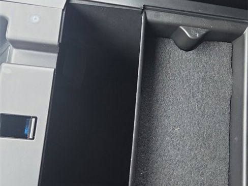 Certified 2022 Ford Explorer XLT w/ Equipment Group 202A image 43