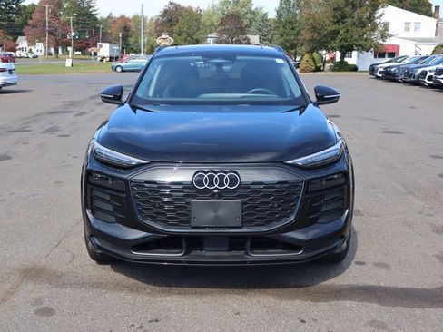 Used 2025 Audi Q6 e-tron Premium Plus image 3