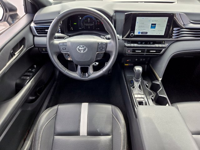 Used 2025 Toyota Camry SE FWD image 13