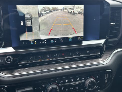 Used 2022 Chevrolet Silverado 1500 LTZ image 31