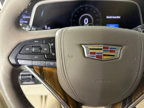 Used 2023 Cadillac Escalade Premium Luxury Platinum AWD/4WD image 18