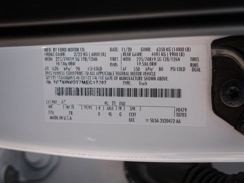 Used 2021 Ford F450 Platinum w/ FX4 Off-Road Package image 33