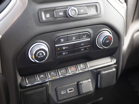 Certified 2023 Chevrolet Silverado 1500 Custom image 15