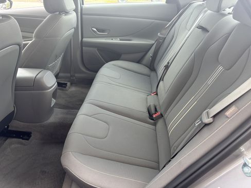 Used 2025 Hyundai Elantra SEL FWD image 21
