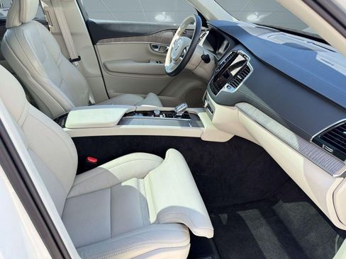 Certified 2023 Volvo XC90 B6 Ultimate w/ Protection Package Premier AWD/4WD image 28