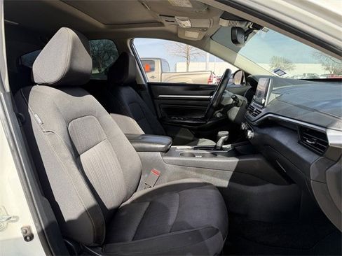 Used 2019 Nissan Altima 2.5 SV image 28