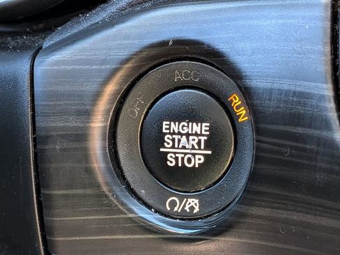 Used 2021 Jeep Grand Cherokee Limited w/ Luxury Group II image 27