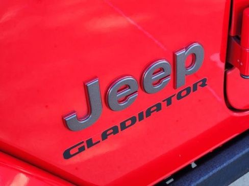 Used 2021 Jeep Gladiator Rubicon image 9