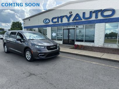 Used 2023 Chrysler Pacifica Touring-L