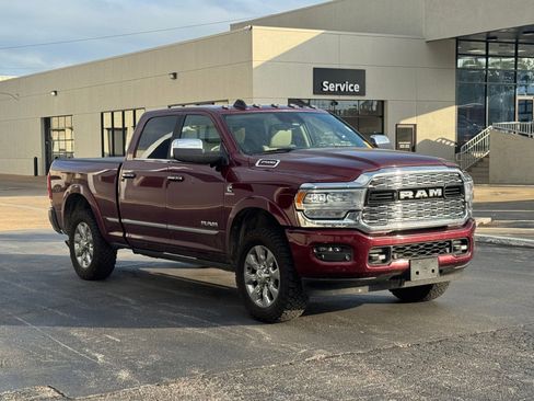 Used 2022 RAM 2500 Limited AWD/4WD image 2