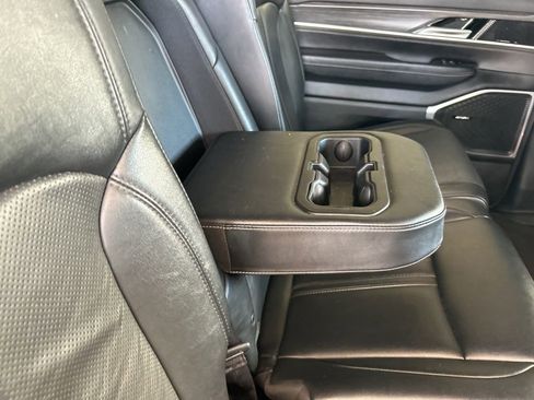 Used 2023 Jeep Wagoneer Series III w/ Preferred Equipment Group image 30