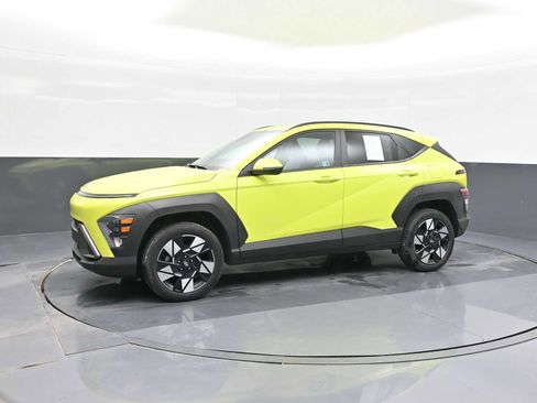 Used 2024 Hyundai Kona SEL w/ Convenience Package image 2