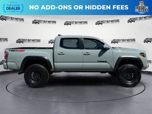 Used 2023 Toyota Tacoma TRD Off-Road image 9