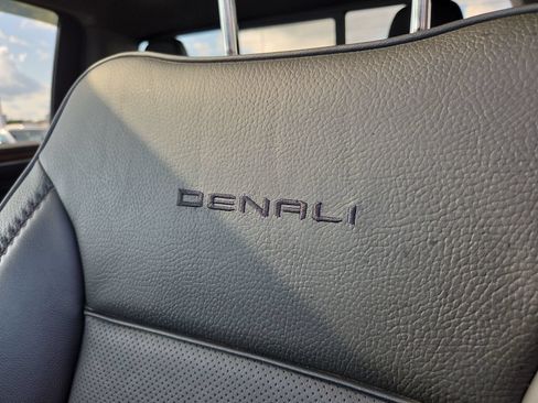 Used 2025 GMC Sierra 3500 Denali w/ Denali Reserve Package AWD/4WD image 32