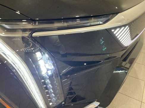 New 2025 Cadillac Optiq Luxury 2 AWD/4WD image 11