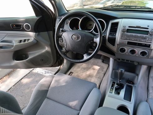Used 2009 Toyota Tacoma PreRunner image 19
